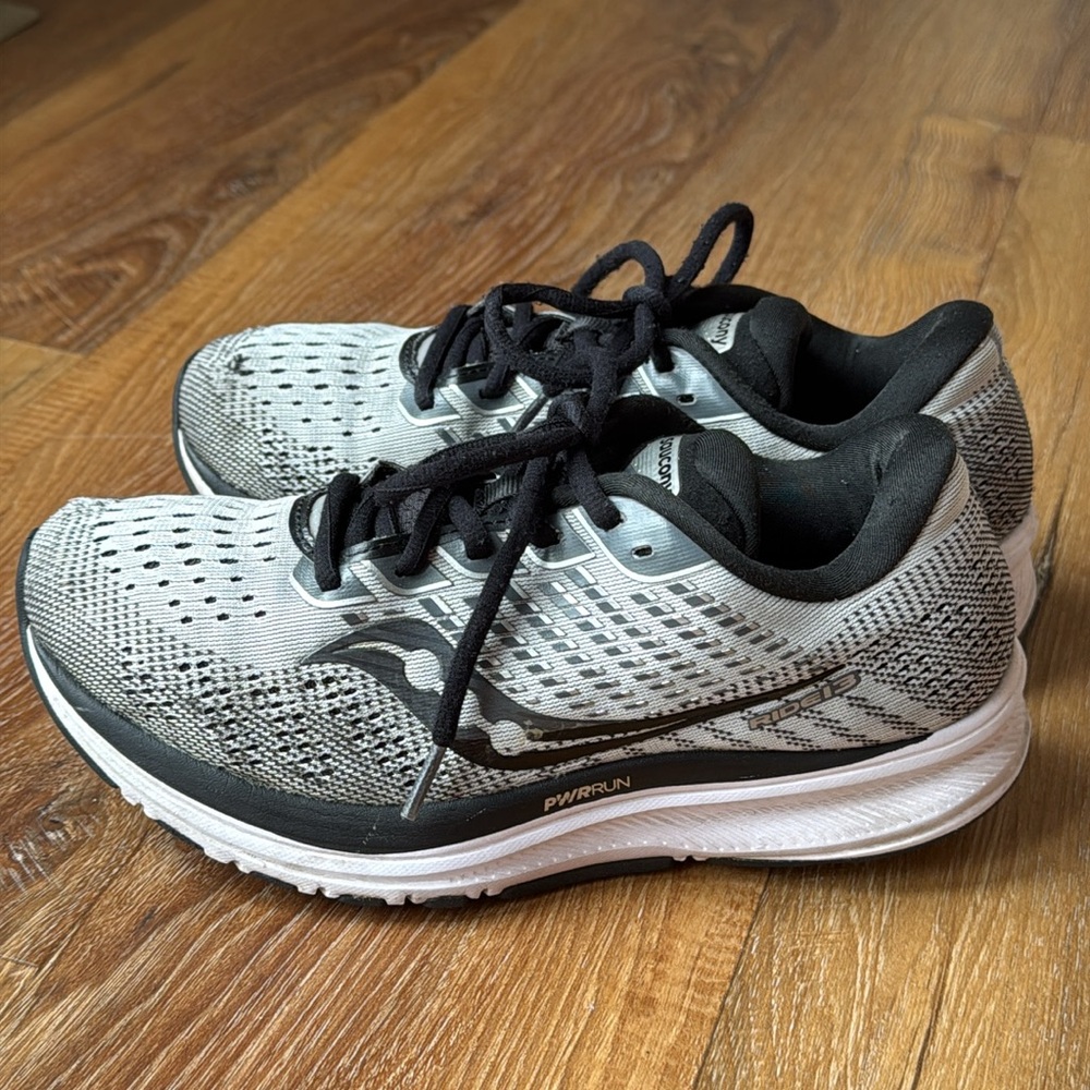 Saucony Ride 13 Women’s Running Shoes (Size: 6.5)(missing sizing tags)